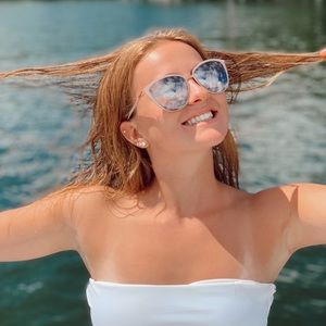 Meet your Posher, Molly